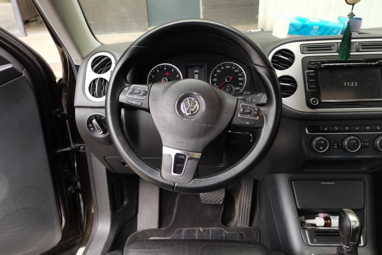 Used Volkswagen Tiguan 2013 1.8 TSI Automatic All-Wheel Drive Luxury Model Steering Wheel
