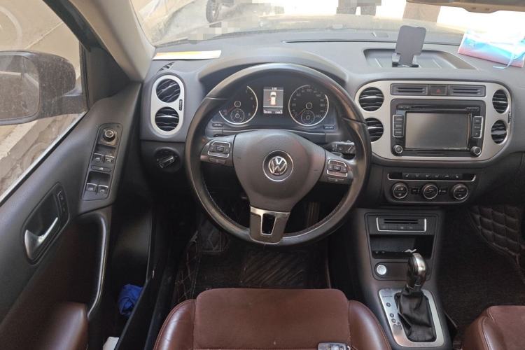 Used Volkswagen Tiguan 2013 2.0 TSI Automatic All-Wheel-Drive Flagship Edition Steering Wheel