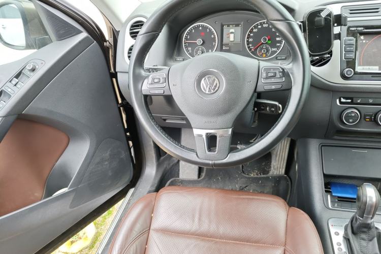 Used Volkswagen Tiguan 2013 1.8 TSI Automatic All-Wheel Drive Luxury Model Steering Wheel