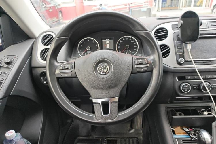Used Volkswagen Tiguan 2013 1.8 TSI Automatic All-Wheel Drive Luxury Model Steering Wheel