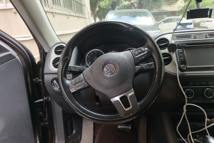 Used Volkswagen Tiguan 2013 1.8TSI Automatic Two-Wheel Drive Luxury Model Steering Wheel