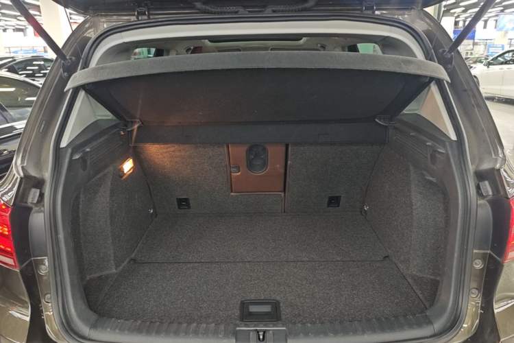 Used Volkswagen Tiguan 2013 2.0 TSI Automatic All-Wheel-Drive Flagship Edition Trunk