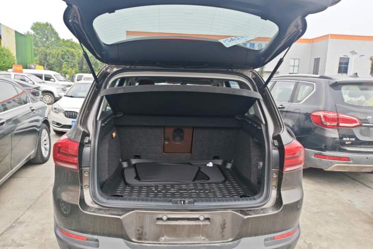 Used Volkswagen Tiguan 2013 1.8 TSI Automatic All-Wheel Drive Luxury Model Trunk