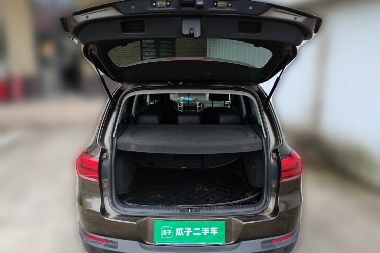 Used Volkswagen Tiguan 2013 1.8 TSI Automatic All-Wheel Drive Luxury Model Trunk