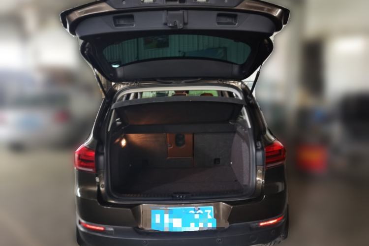 Used Volkswagen Tiguan 2013 2.0 TSI Automatic All-Wheel Drive Luxury Edition Trunk