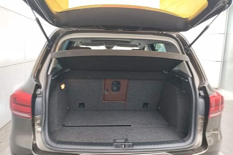 Used Volkswagen Tiguan 2013 2.0 TSI Automatic All-Wheel-Drive Flagship Edition Trunk