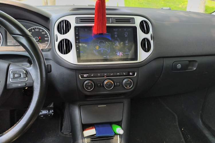 Used Volkswagen Tiguan 2013 1.8TSI Automatic Two-Wheel Drive Luxury Model Audio And AC Panel