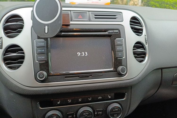 Used Volkswagen Tiguan 2013 1.8 TSI Automatic All-Wheel Drive Luxury Model Audio And AC Panel