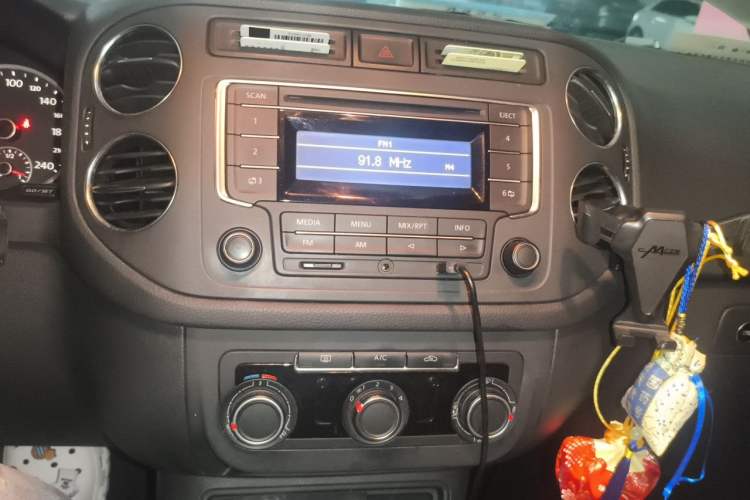 Used Volkswagen Tiguan 2013 1.8TSI Automatic Two-Wheel Drive Trend Edition Audio And AC Panel