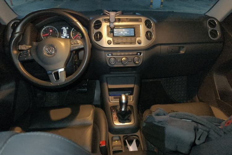 Used Volkswagen Tiguan 2013 1.8TSI Automatic All-Wheel-Drive Comfort Edition Center Console