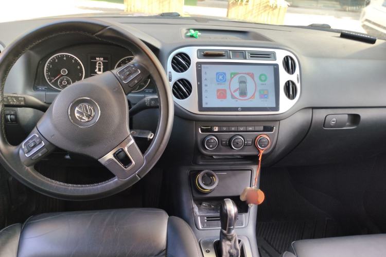 Used Volkswagen Tiguan 2013 1.8 TSI Automatic Two-Wheel Drive Comfort Edition Center Console