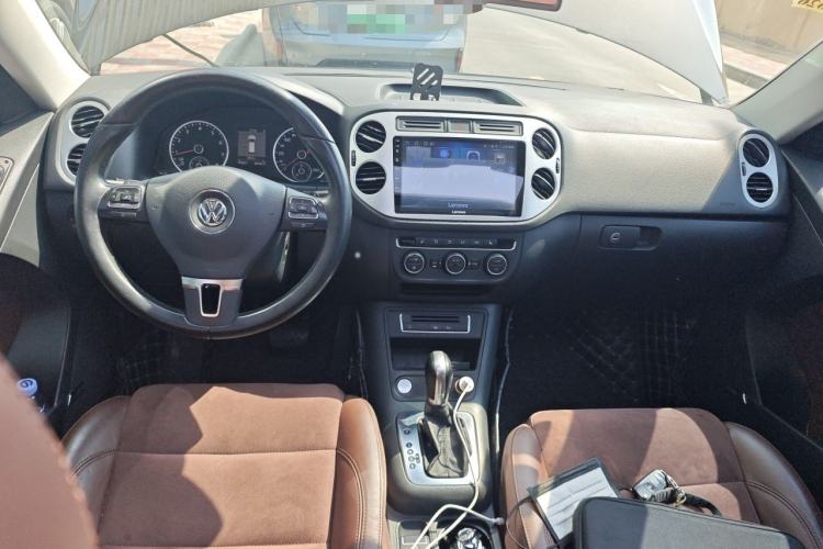 Used Volkswagen Tiguan 2013 2.0 TSI Automatic All-Wheel-Drive Flagship Edition Center Console