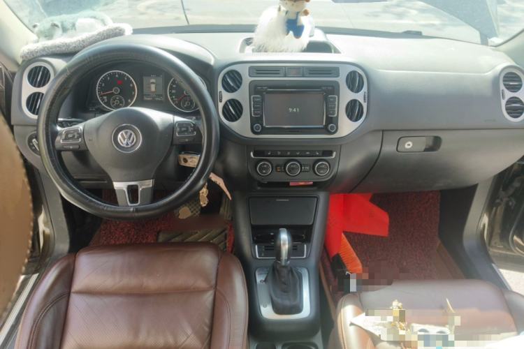 Used Volkswagen Tiguan 2013 1.8 TSI Automatic All-Wheel Drive Luxury Model Center Console