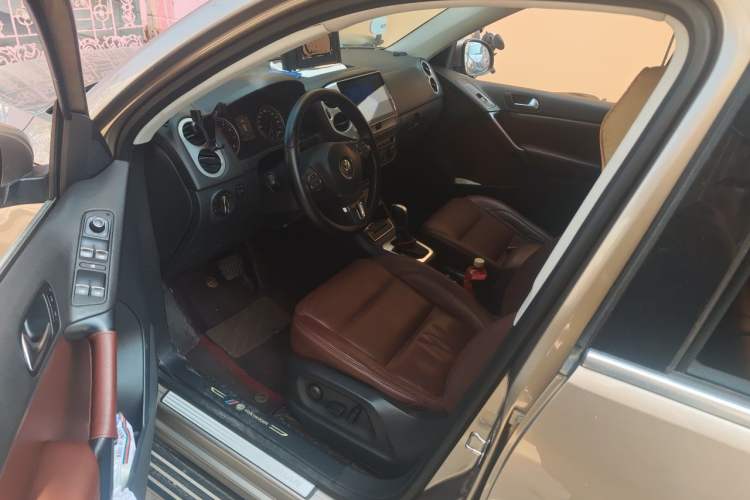 Used Volkswagen Tiguan 2013 1.8 TSI Automatic All-Wheel Drive Luxury Model Driver Seat
