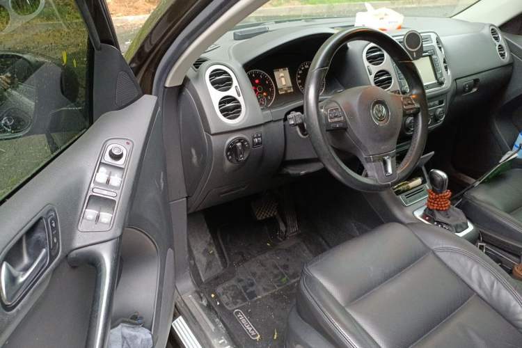 Used Volkswagen Tiguan 2013 1.8 TSI Automatic All-Wheel Drive Luxury Model Driver Seat