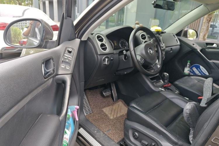 Used Volkswagen Tiguan 2013 2.0 TSI Automatic All-Wheel Drive Luxury Edition Driver Seat