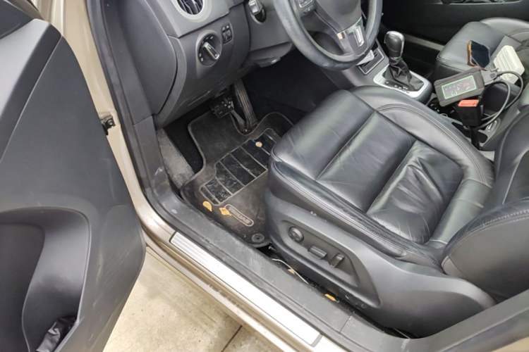Used Volkswagen Tiguan 2013 1.8 TSI Automatic All-Wheel Drive Luxury Model Driver Seat