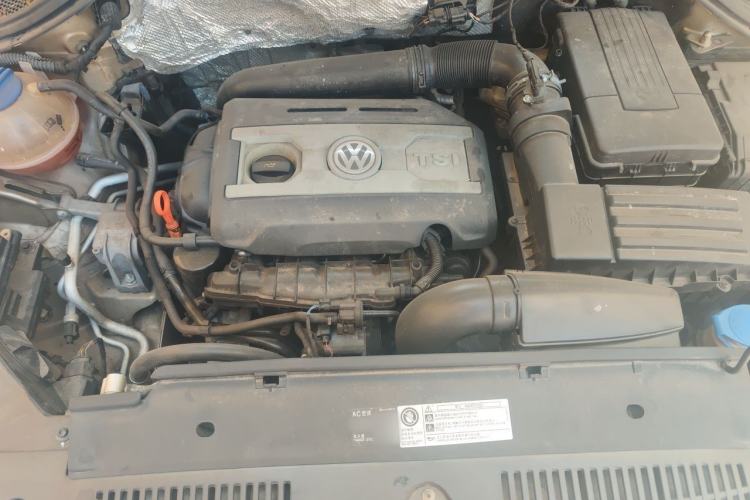 Used Volkswagen Tiguan 2013 1.8 TSI Automatic All-Wheel Drive Luxury Model Engine Bay