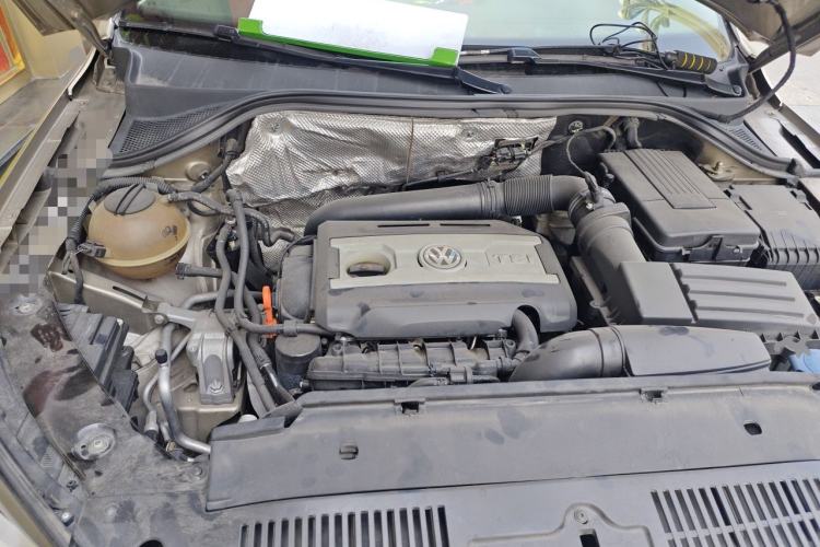 Used Volkswagen Tiguan 2013 1.8 TSI Automatic All-Wheel Drive Luxury Model Engine Bay