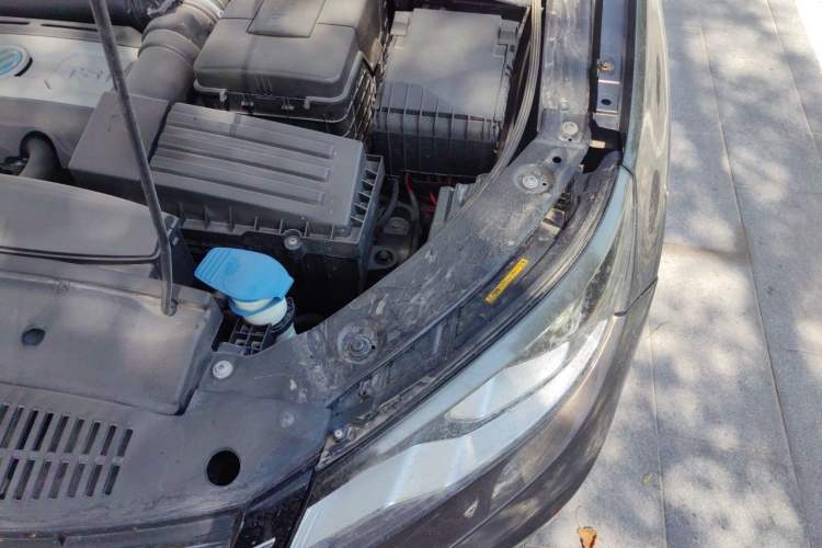 Used Volkswagen Tiguan 2013 1.8 TSI Automatic Two-Wheel Drive Comfort Edition Engine Bay Left
