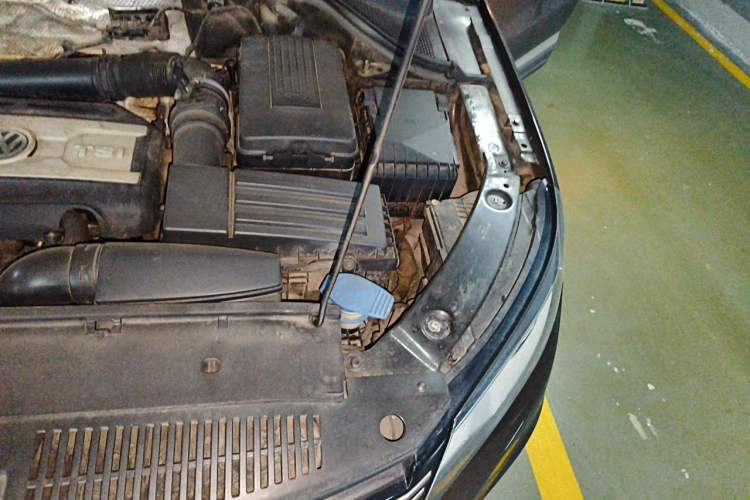 Used Volkswagen Tiguan 2013 2.0 TSI Automatic All-Wheel-Drive Flagship Edition Engine Bay Left