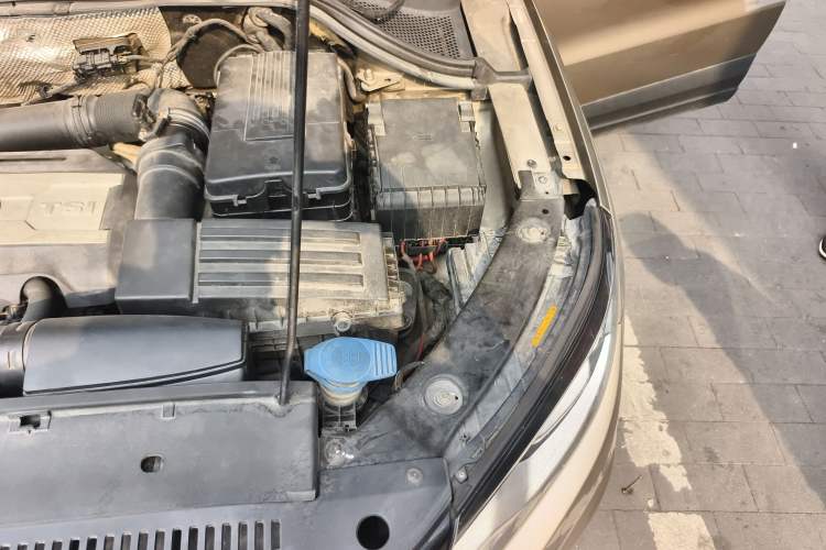 Used Volkswagen Tiguan 2013 1.8TSI Automatic Two-Wheel Drive Trend Edition Engine Bay Left