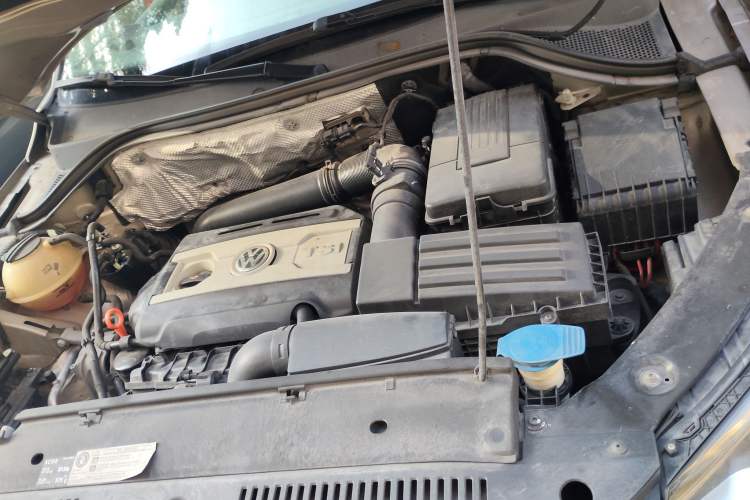 Used Volkswagen Tiguan 2013 1.8 TSI Automatic Two-Wheel Drive Comfort Edition Engine Bay Left