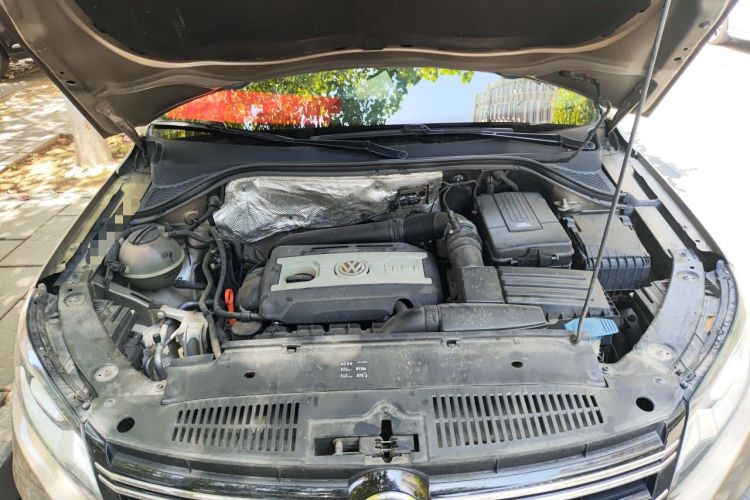 Used Volkswagen Tiguan 2013 1.8 TSI Automatic All-Wheel Drive Luxury Model Engine Bay