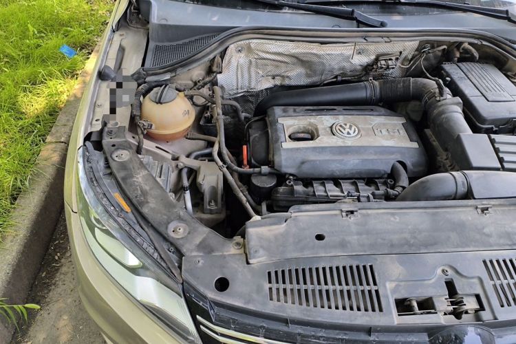 Used Volkswagen Tiguan 2013 1.8TSI Automatic Two-Wheel Drive Luxury Model Engine Bay Right