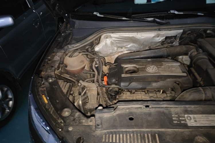 Used Volkswagen Tiguan 2013 1.8TSI Automatic Two-Wheel Drive Luxury Model Engine Bay Right