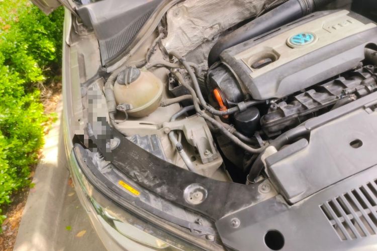 Used Volkswagen Tiguan 2013 1.8TSI Automatic Two-Wheel Drive Luxury Model Engine Bay Right