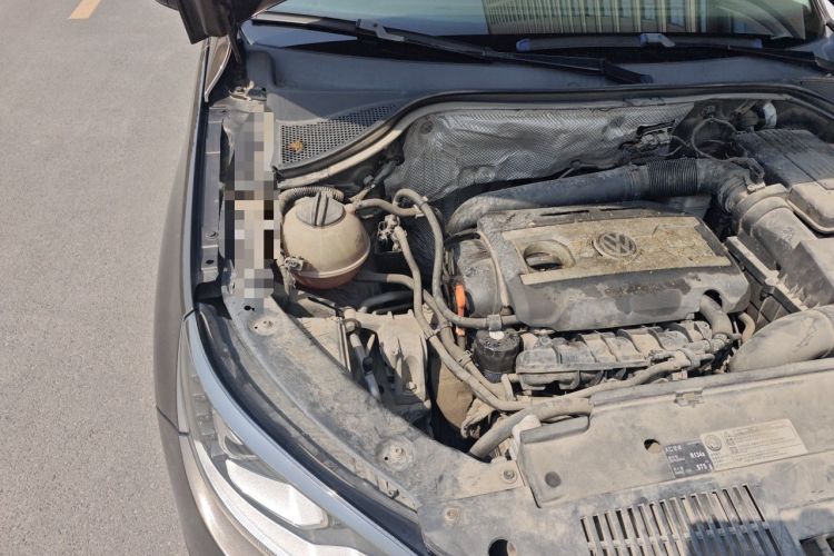 Used Volkswagen Tiguan 2013 2.0 TSI Automatic All-Wheel-Drive Flagship Edition Engine Bay Right