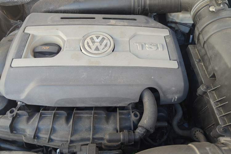 Used Volkswagen Tiguan 2013 2.0 TSI Automatic All-Wheel-Drive Flagship Edition Engine Bay