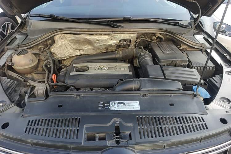 Used Volkswagen Tiguan 2013 1.8TSI Automatic Two-Wheel Drive Luxury Model Engine Bay