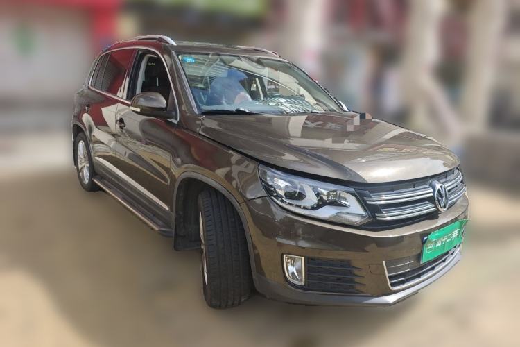 Used Volkswagen Tiguan 2013 2.0 TSI Automatic All-Wheel-Drive Flagship Edition Front Right 45 Deg