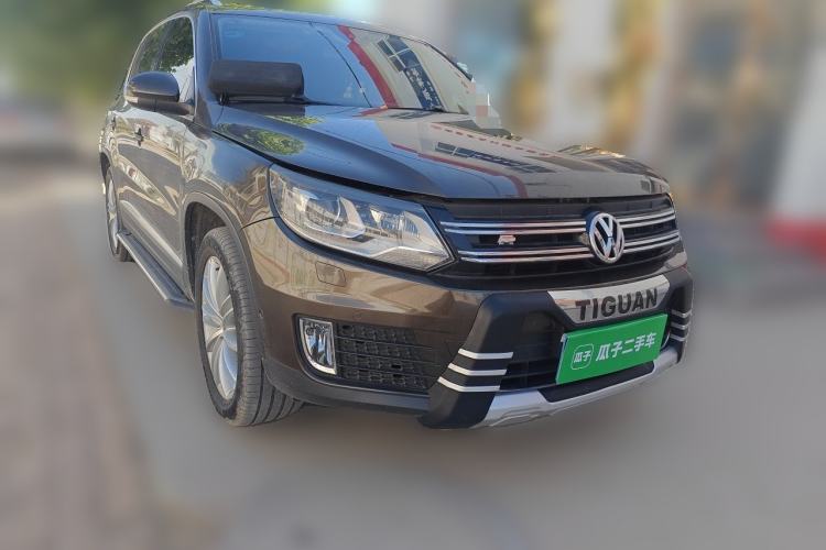 Used Volkswagen Tiguan 2013 2.0 TSI Automatic All-Wheel-Drive Flagship Edition Front Right 45 Deg