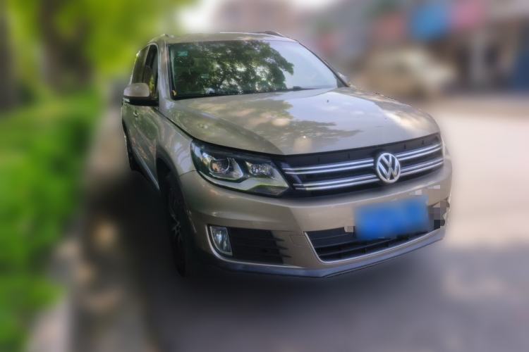 Used Volkswagen Tiguan 2013 1.8TSI Automatic Two-Wheel Drive Luxury Model Front Right 45 Deg