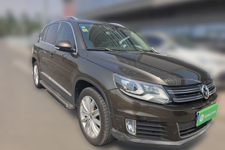 Used Volkswagen Tiguan 2013 2.0 TSI Automatic All-Wheel-Drive Flagship Edition Front Right 45 Deg