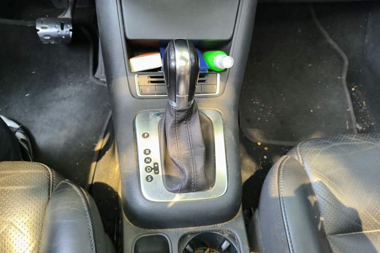 Used Volkswagen Tiguan 2013 1.8TSI Automatic Two-Wheel Drive Luxury Model Gear Lever