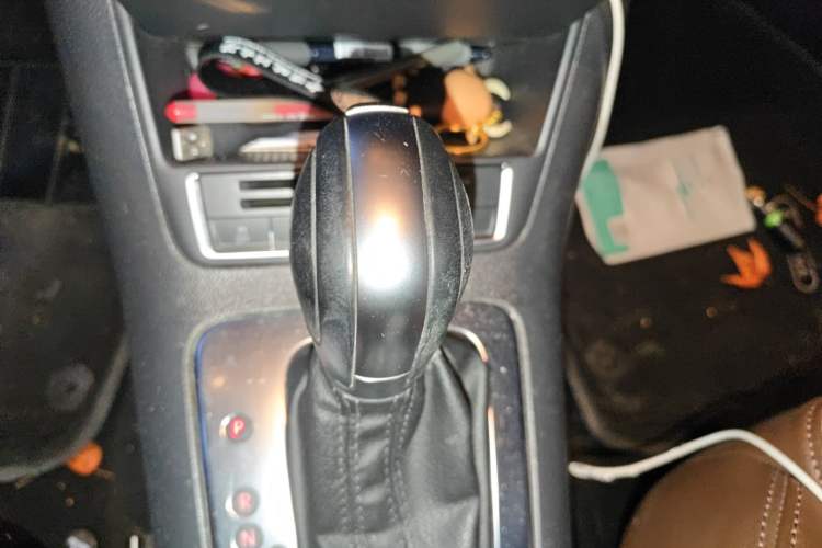 Used Volkswagen Tiguan 2013 1.8TSI Automatic Two-Wheel Drive Luxury Model Gear Lever