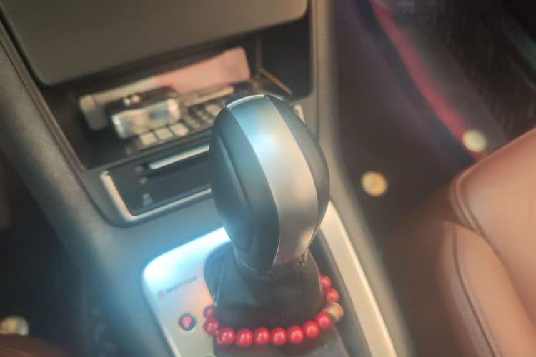Used Volkswagen Tiguan 2013 1.8 TSI Automatic All-Wheel Drive Luxury Model Gear Lever