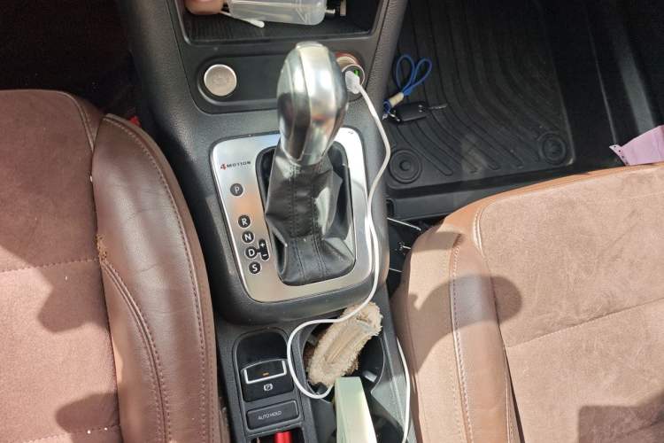 Used Volkswagen Tiguan 2013 2.0 TSI Automatic All-Wheel-Drive Flagship Edition Gear Lever