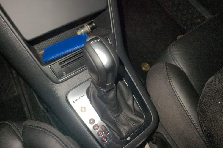 Used Volkswagen Tiguan 2013 1.8TSI Automatic All-Wheel-Drive Comfort Edition Gear Lever