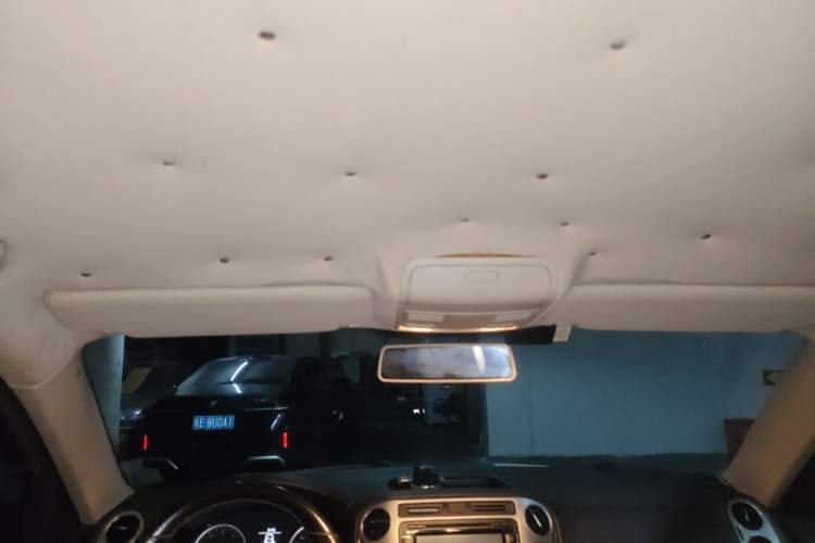 Used Volkswagen Tiguan 2013 1.8 TSI Automatic Two-Wheel Drive Comfort Edition Headliner