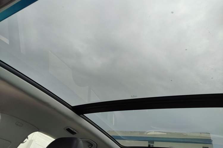 Used Volkswagen Tiguan 2013 1.8 TSI Automatic All-Wheel Drive Luxury Model Headliner