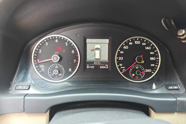 Used Volkswagen Tiguan 2013 1.8 TSI Automatic All-Wheel Drive Luxury Model Instrument Cluster