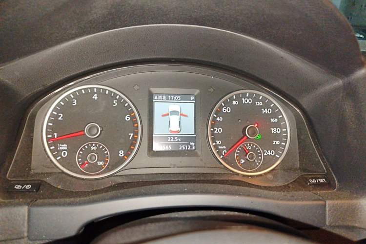 Used Volkswagen Tiguan 2013 2.0 TSI Automatic All-Wheel-Drive Flagship Edition Instrument Cluster