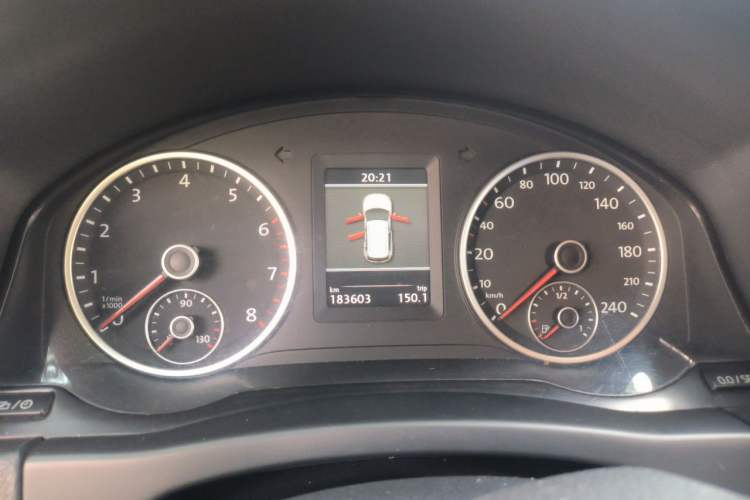 Used Volkswagen Tiguan 2013 1.8 TSI Automatic All-Wheel Drive Luxury Model Instrument Cluster