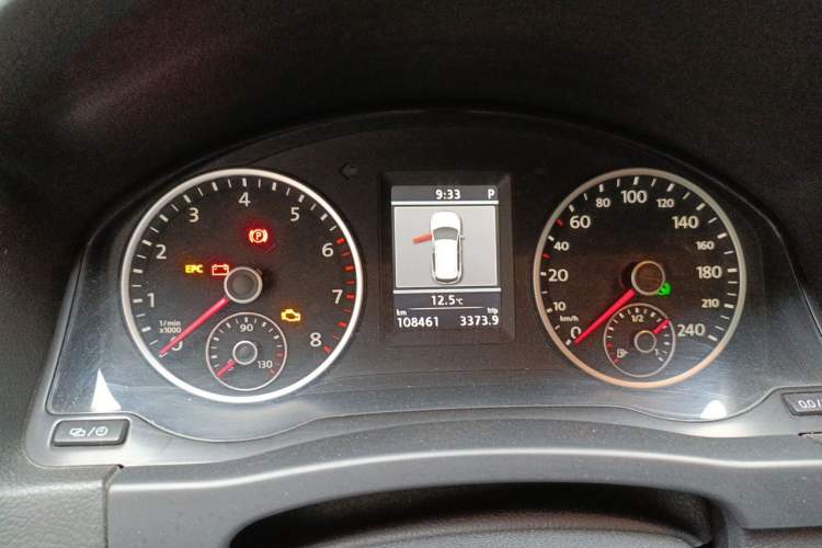 Used Volkswagen Tiguan 2013 1.8 TSI Automatic All-Wheel Drive Luxury Model Instrument Cluster