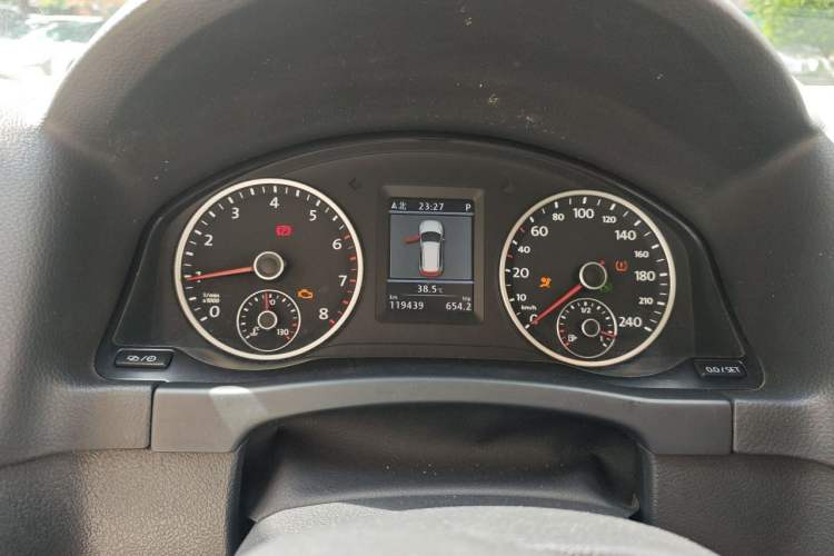Used Volkswagen Tiguan 2013 2.0 TSI Automatic All-Wheel-Drive Flagship Edition Instrument Cluster